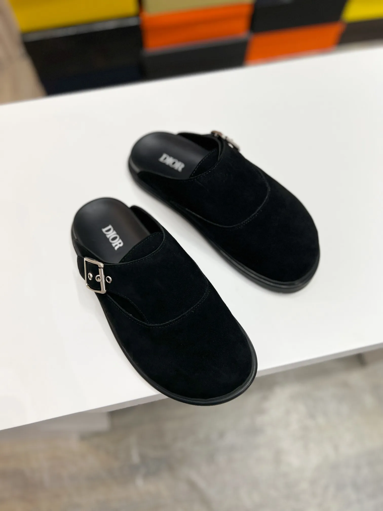 Men's Men's Shoes 💰360 [New Style] 🐝🐝2025ss Dior's latest men's slippers are a must-have. Dior Alias ​​Men's Genuine Leather Slippers This summer new Alias ​​sandal embodies a casual and elegant style. Carefully crafted from grained cow leather and Oblique printed fabric, with cowhide lining! Cross-strap design with metal-clad brass CD Diamond logo. The imported cowhide leather and rubber sole adds sophistication and comfort, while Oblique print-effect anti-slip panels add style. Code: 38-44 (45 can be customized
